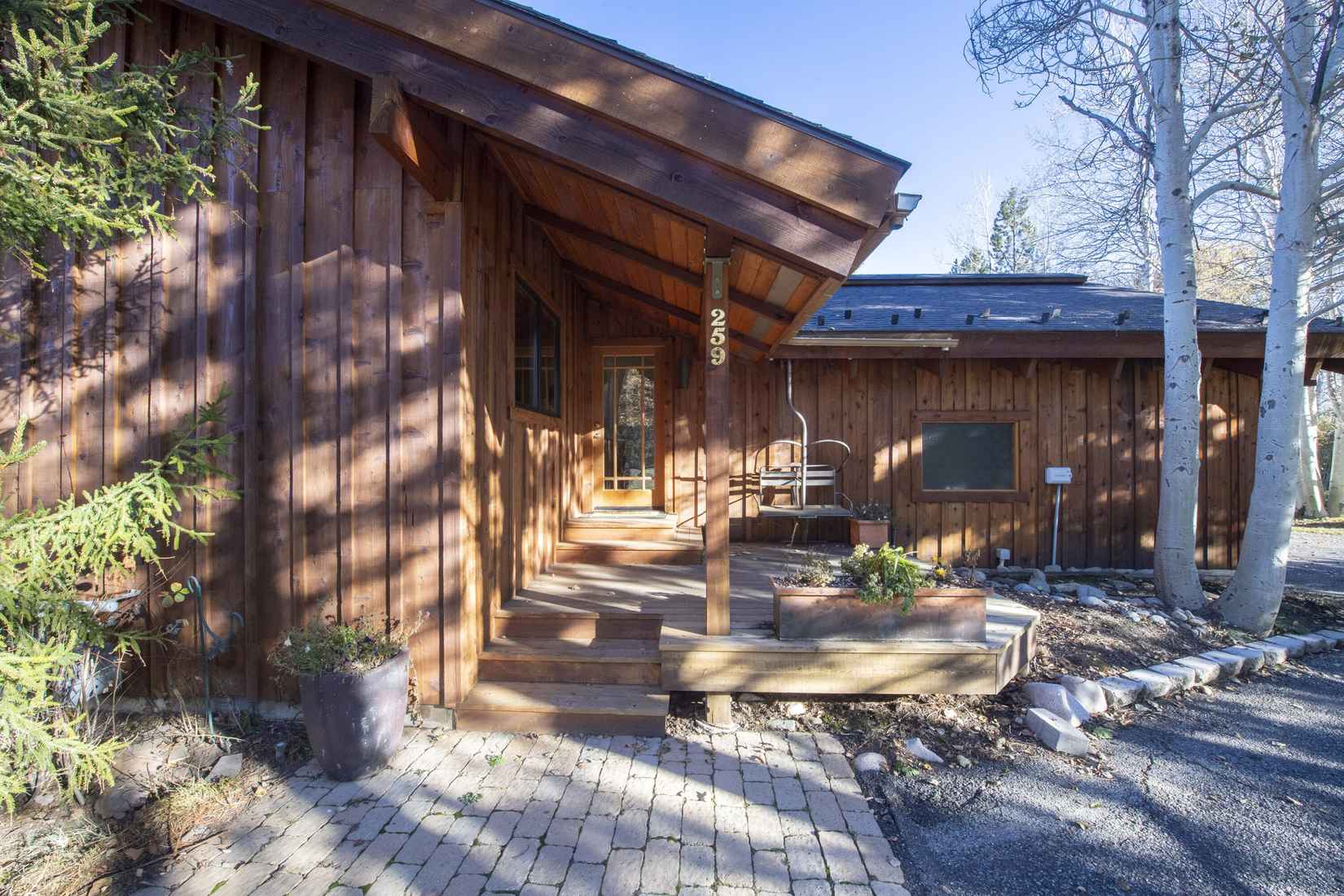 259 Yarrow Ln  