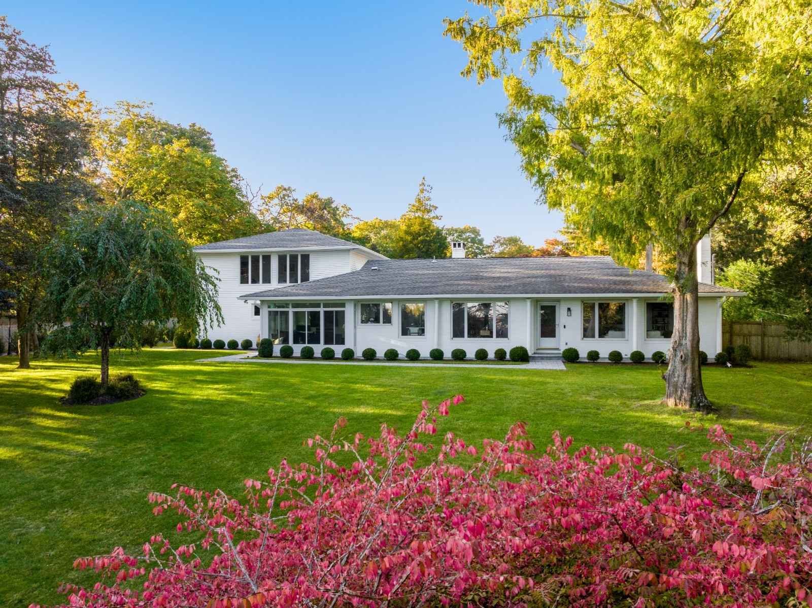 313 SOUTH COUNTRY Rd  