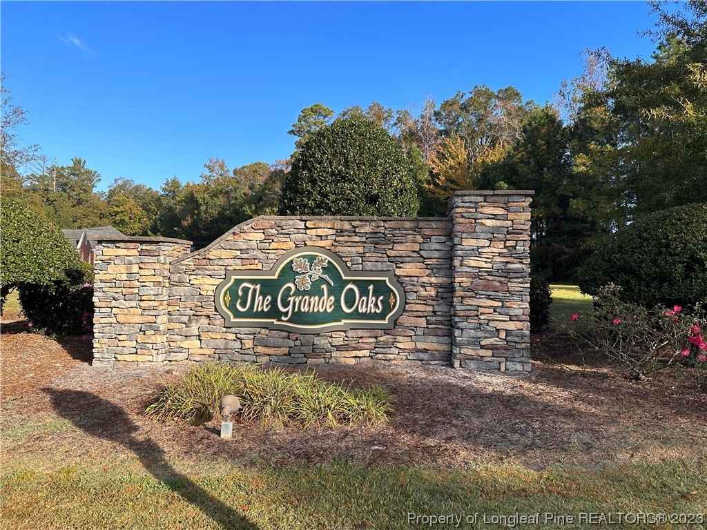104 Grande Oak Blvd  