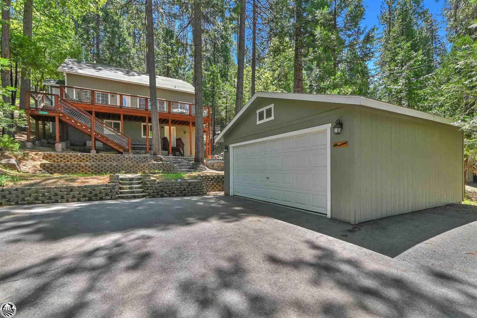 22583 Spruce Dr  