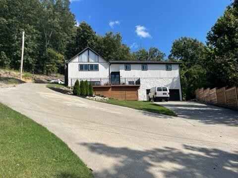 2901 Huckleberry Ln  