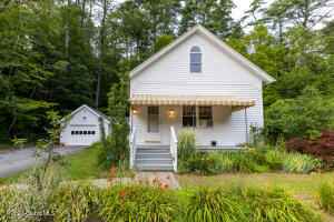 68 Gurney Ln  
