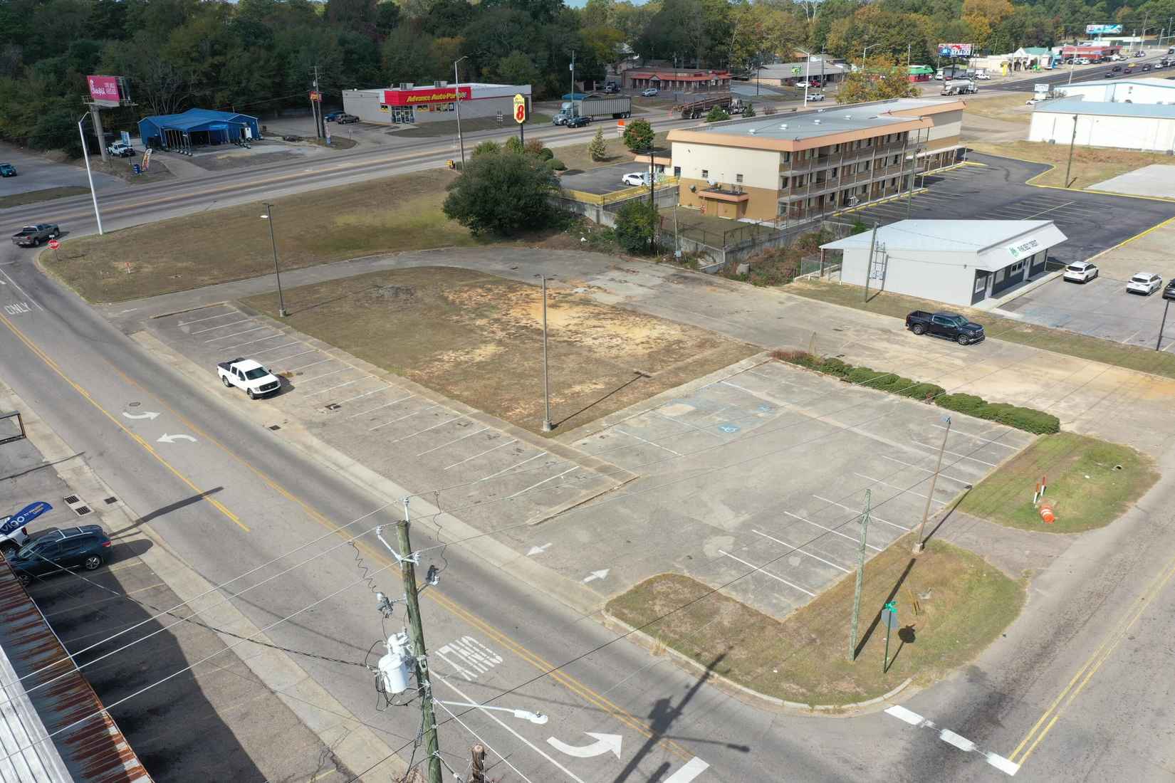 1500 W 1st St  