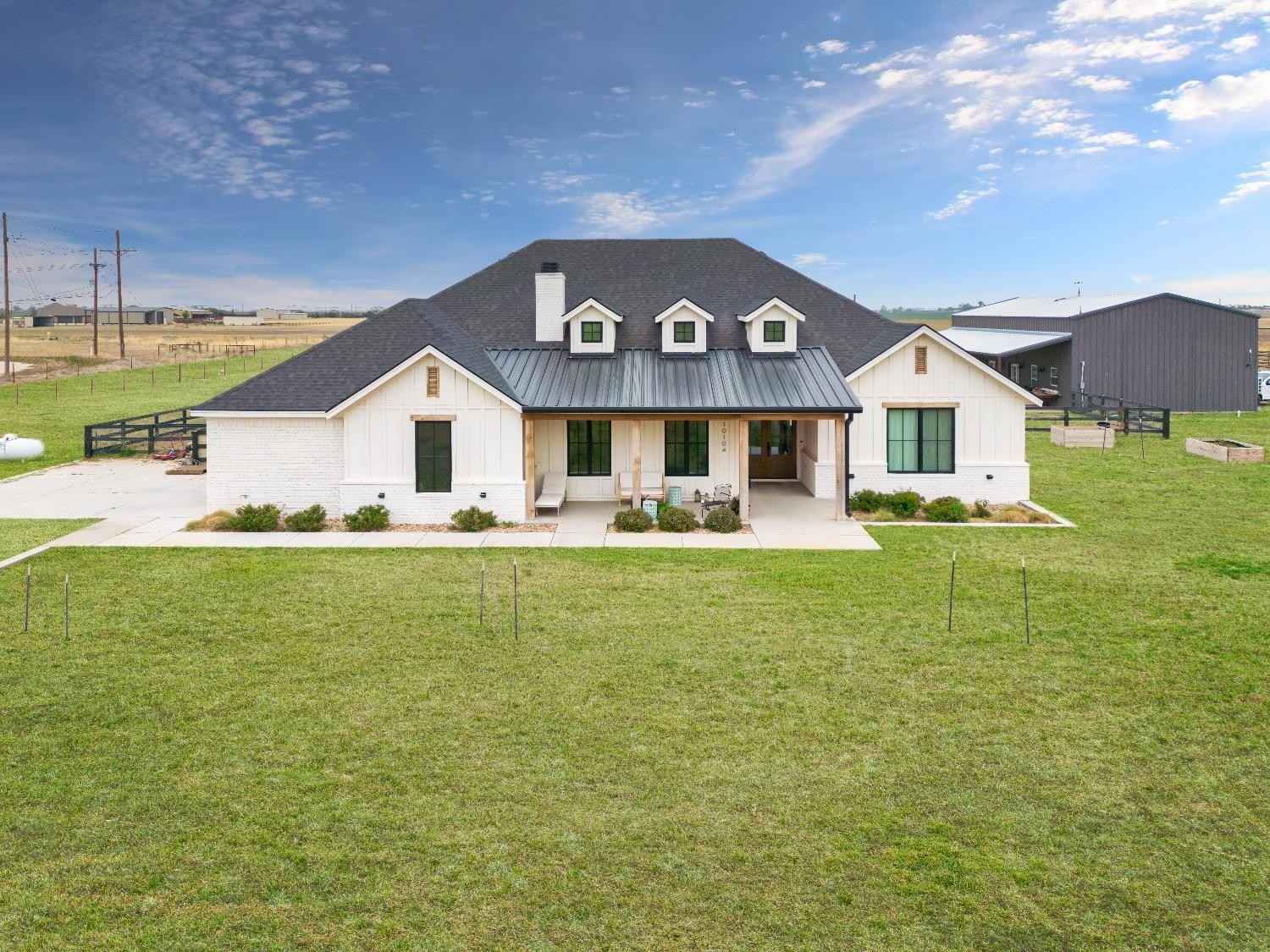 10104 County Rd 3200  