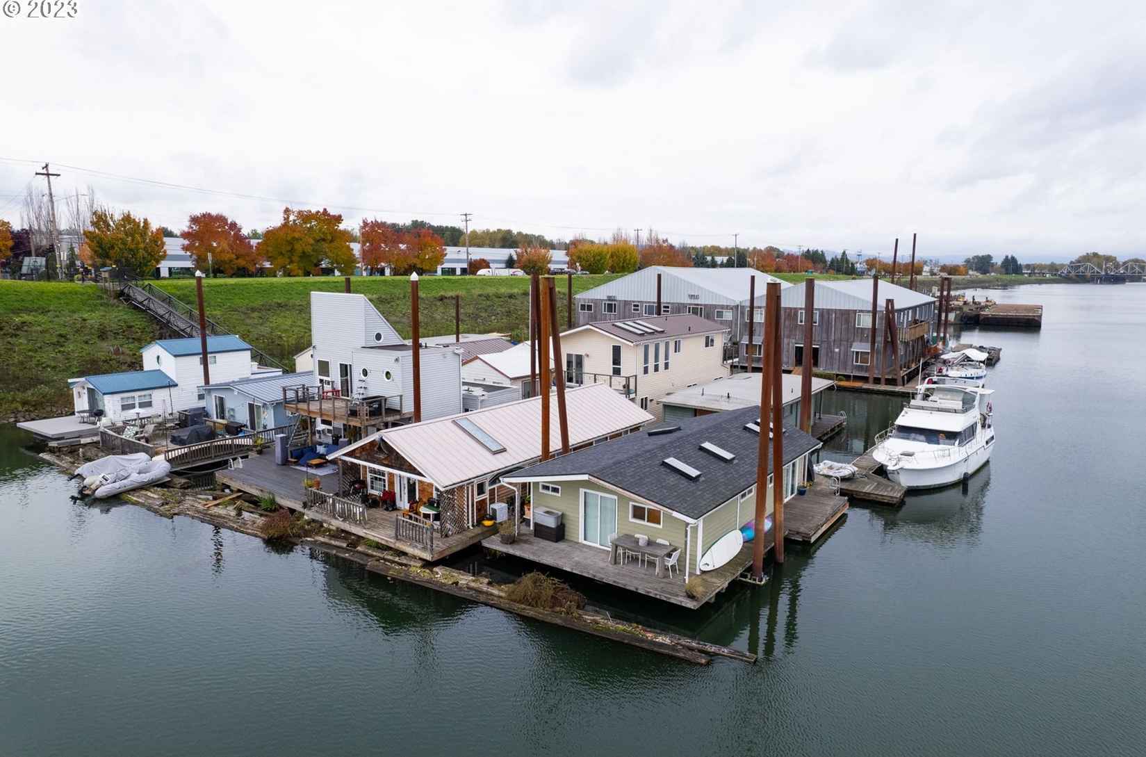2335 N Marine Dr  