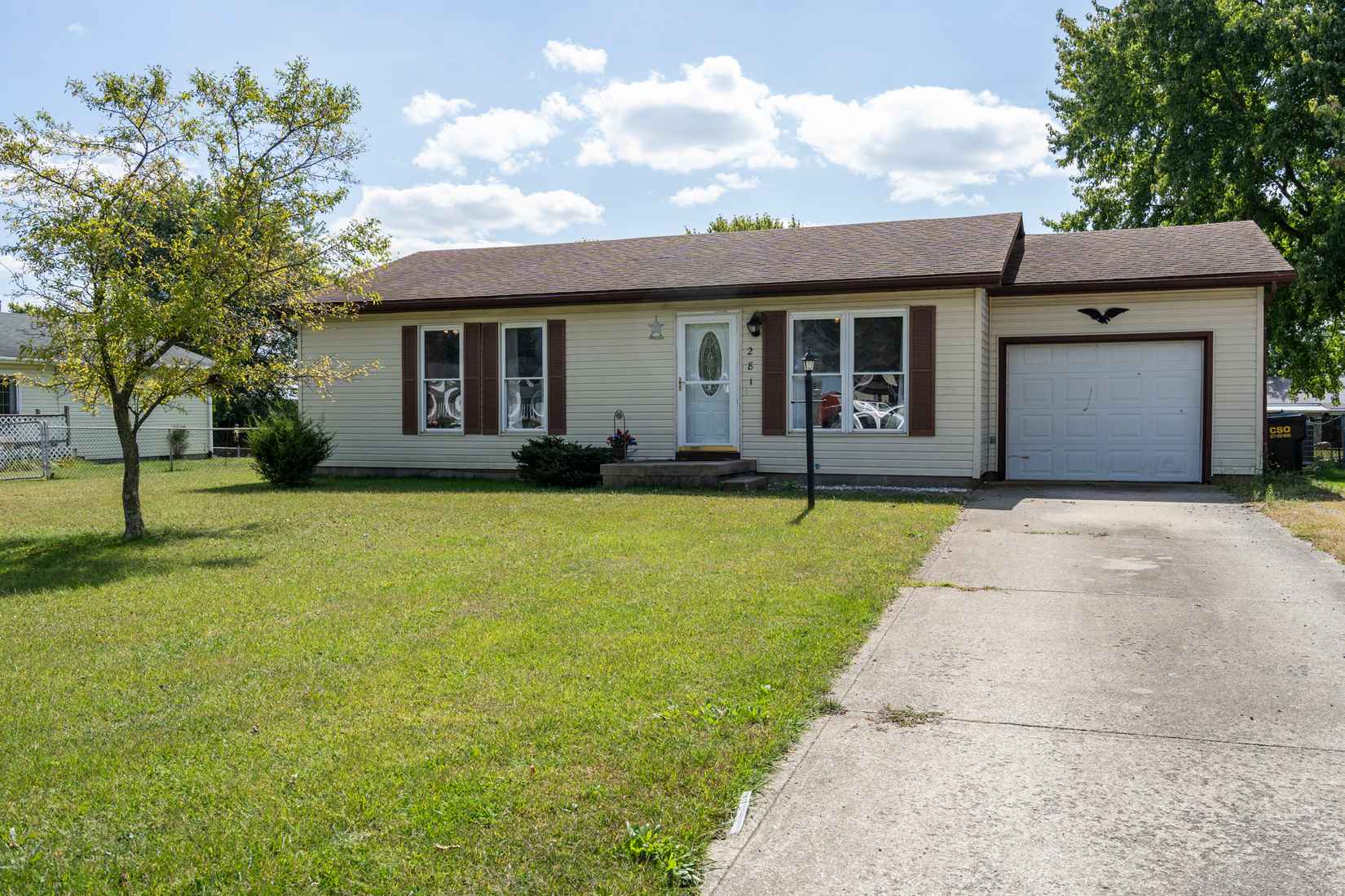 281 Woodsview Dr  
