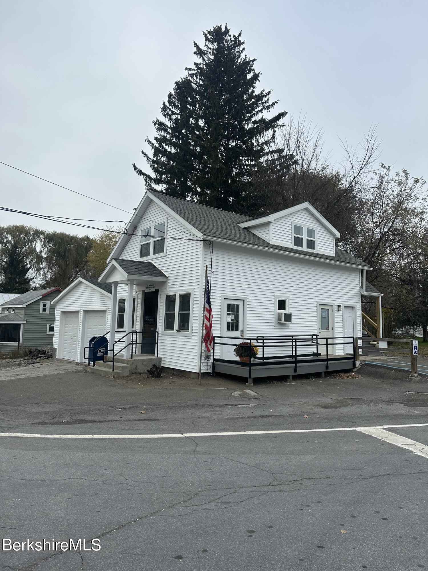 2 Hudson Ave  