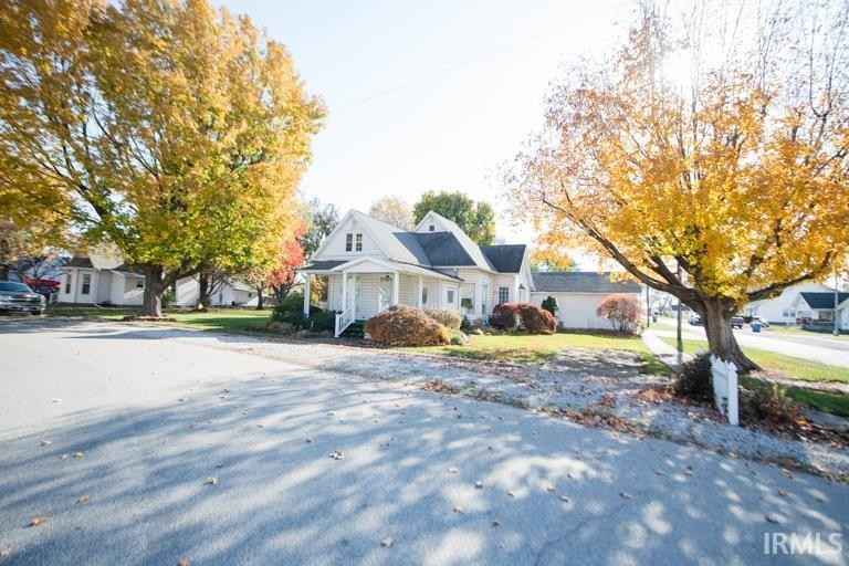 400 E Maple  