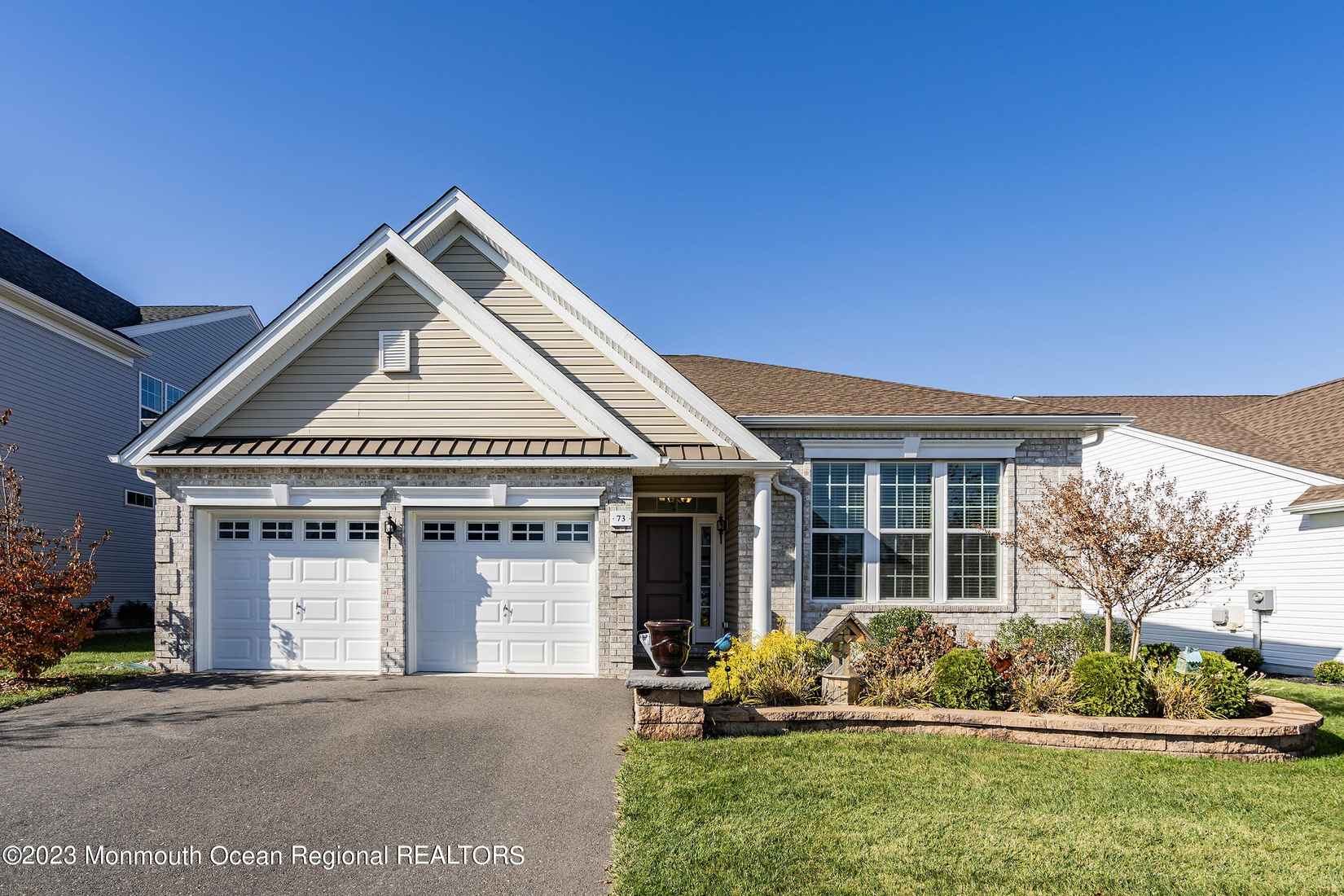 73 AMBERMIST Way  