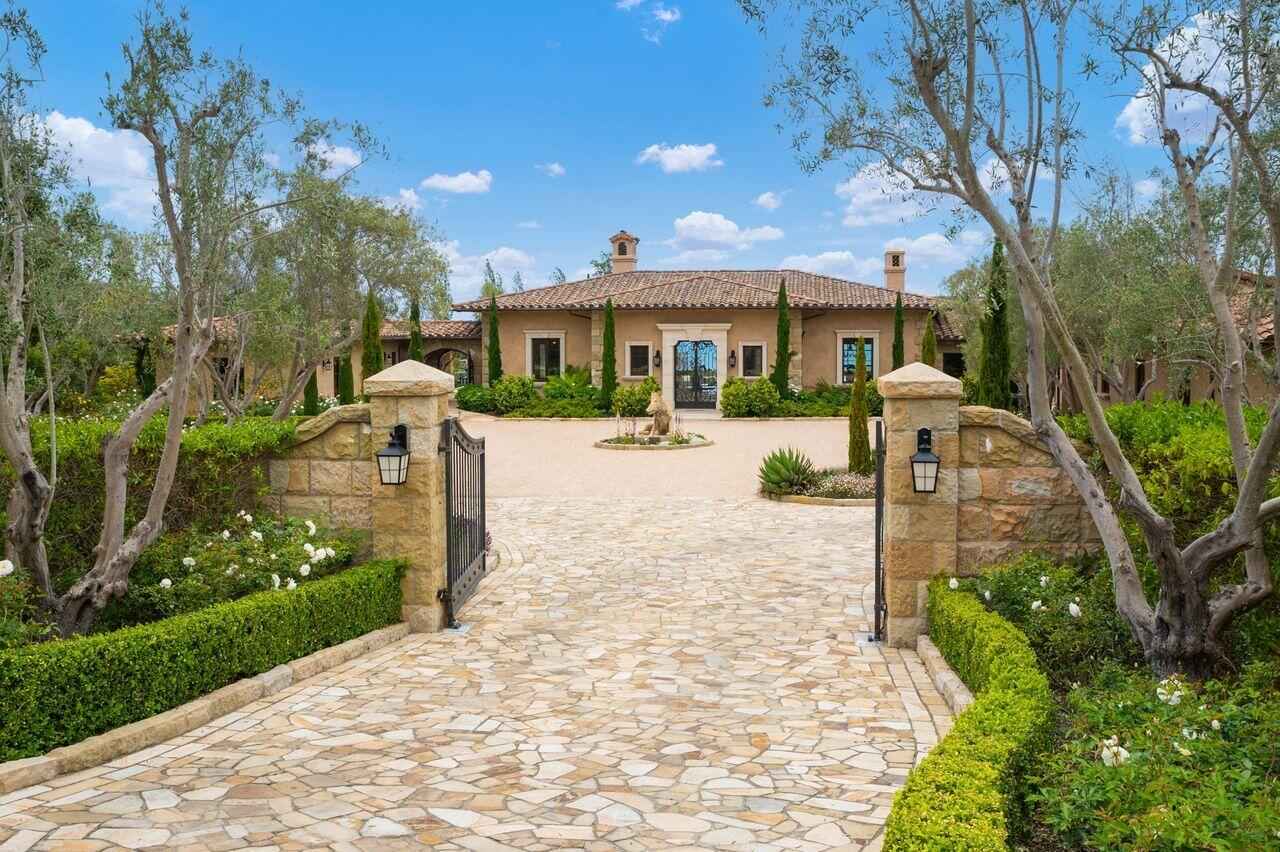 130 Montecito Rnch Ln  