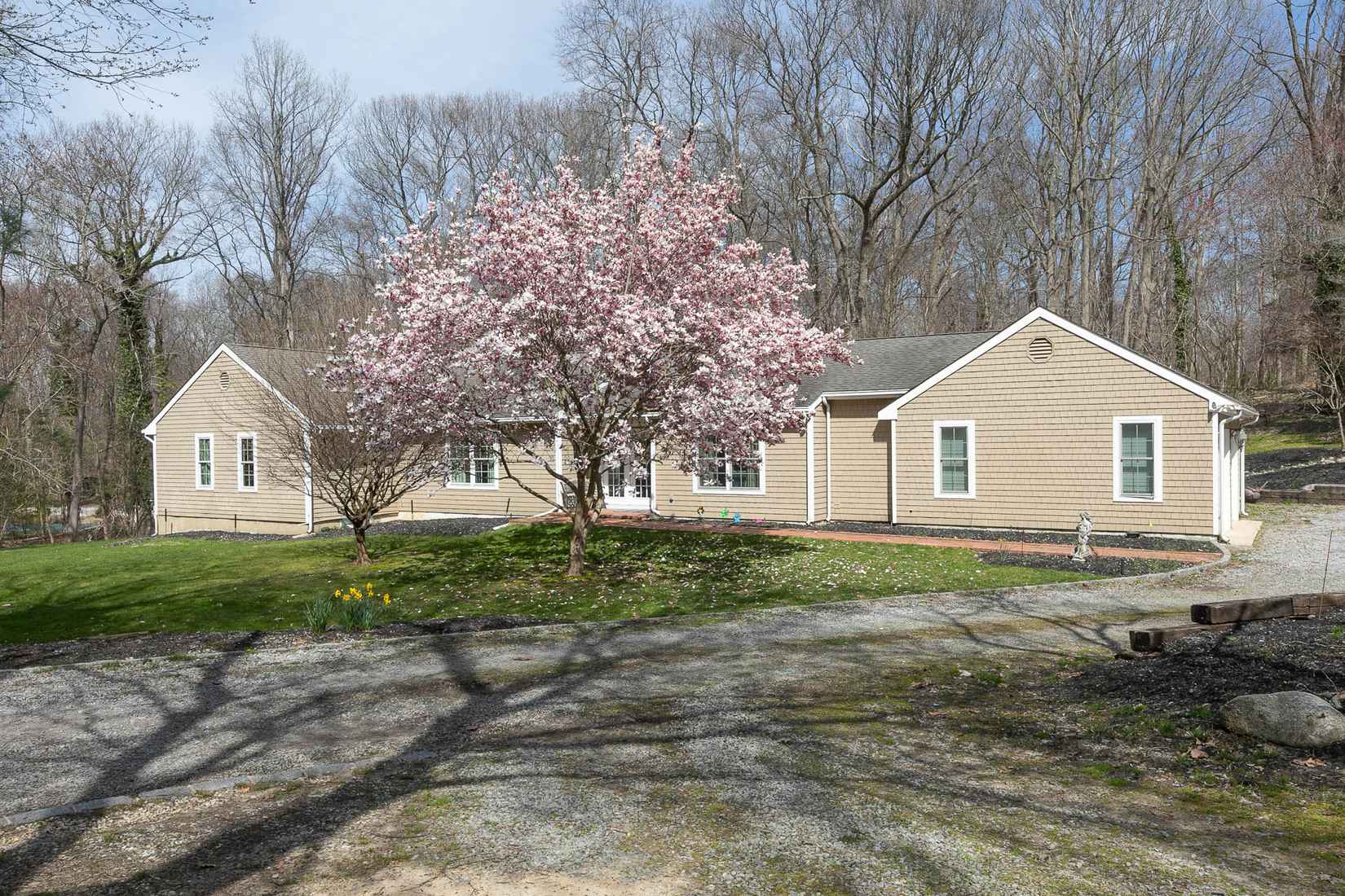 1 Valleywood  