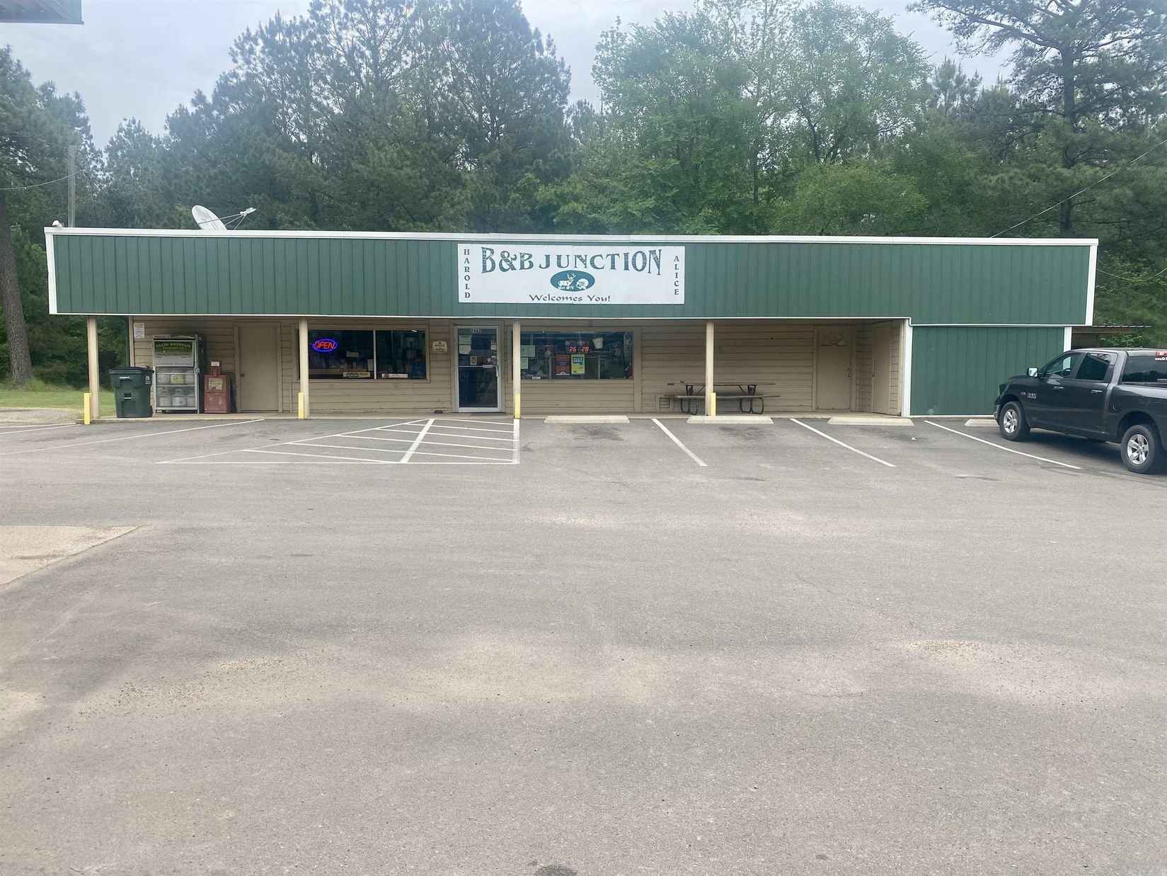 2467 Hwy 71  