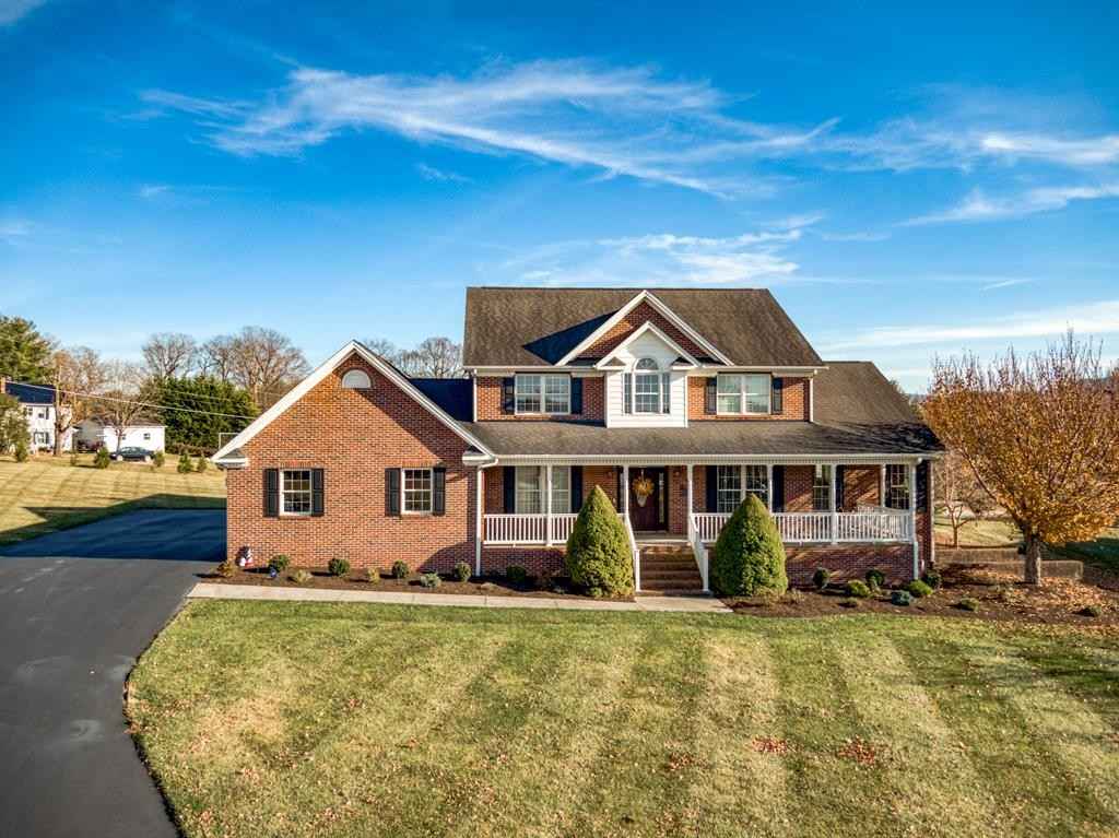 30 Lee Cir  