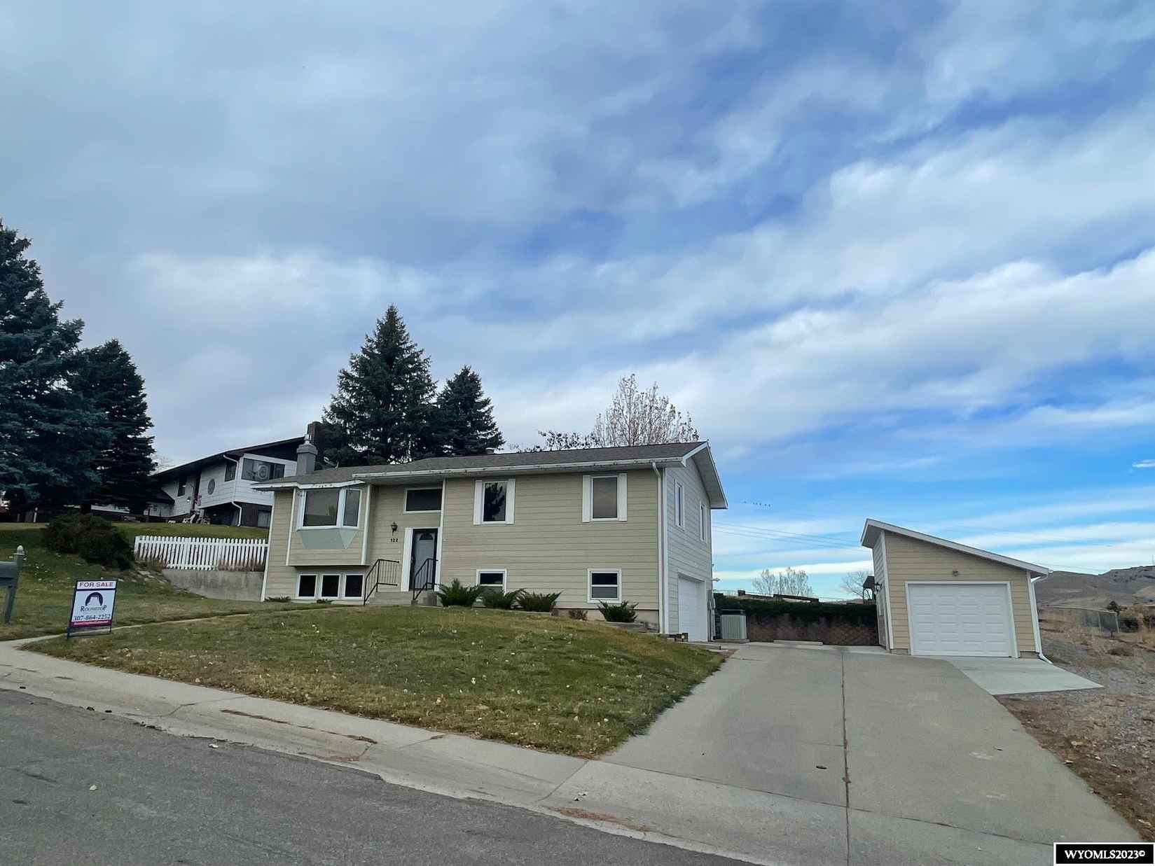 122 Cedar Rdg Dr  