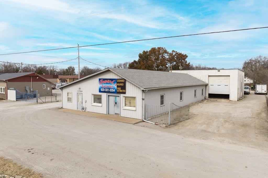 1700 Main  