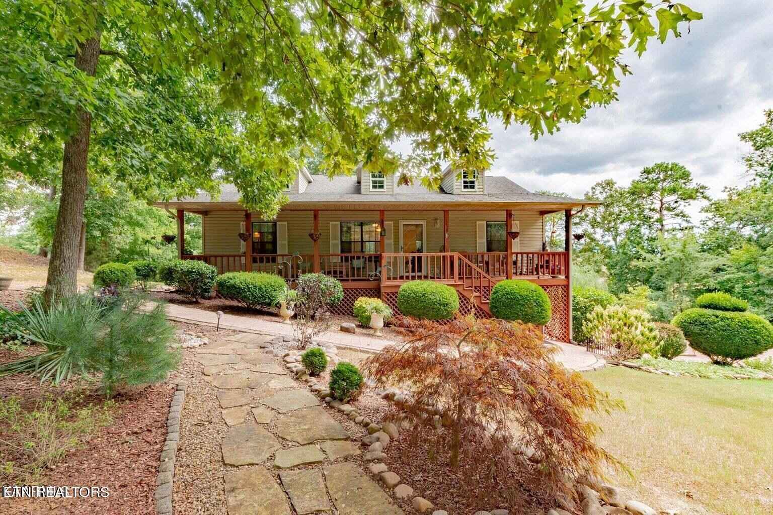 1420 Park Ln  