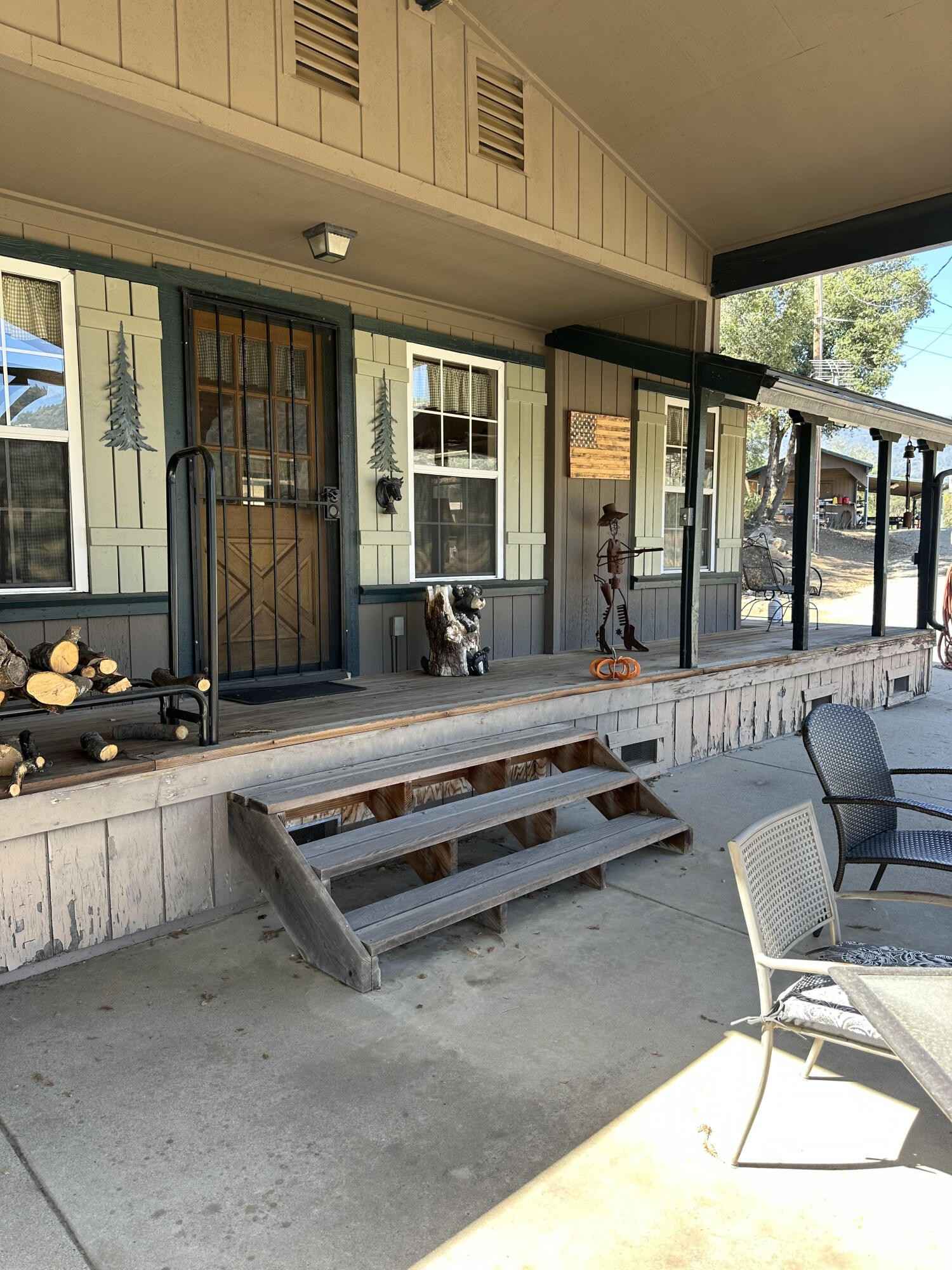 1188 E Lassen Ave  