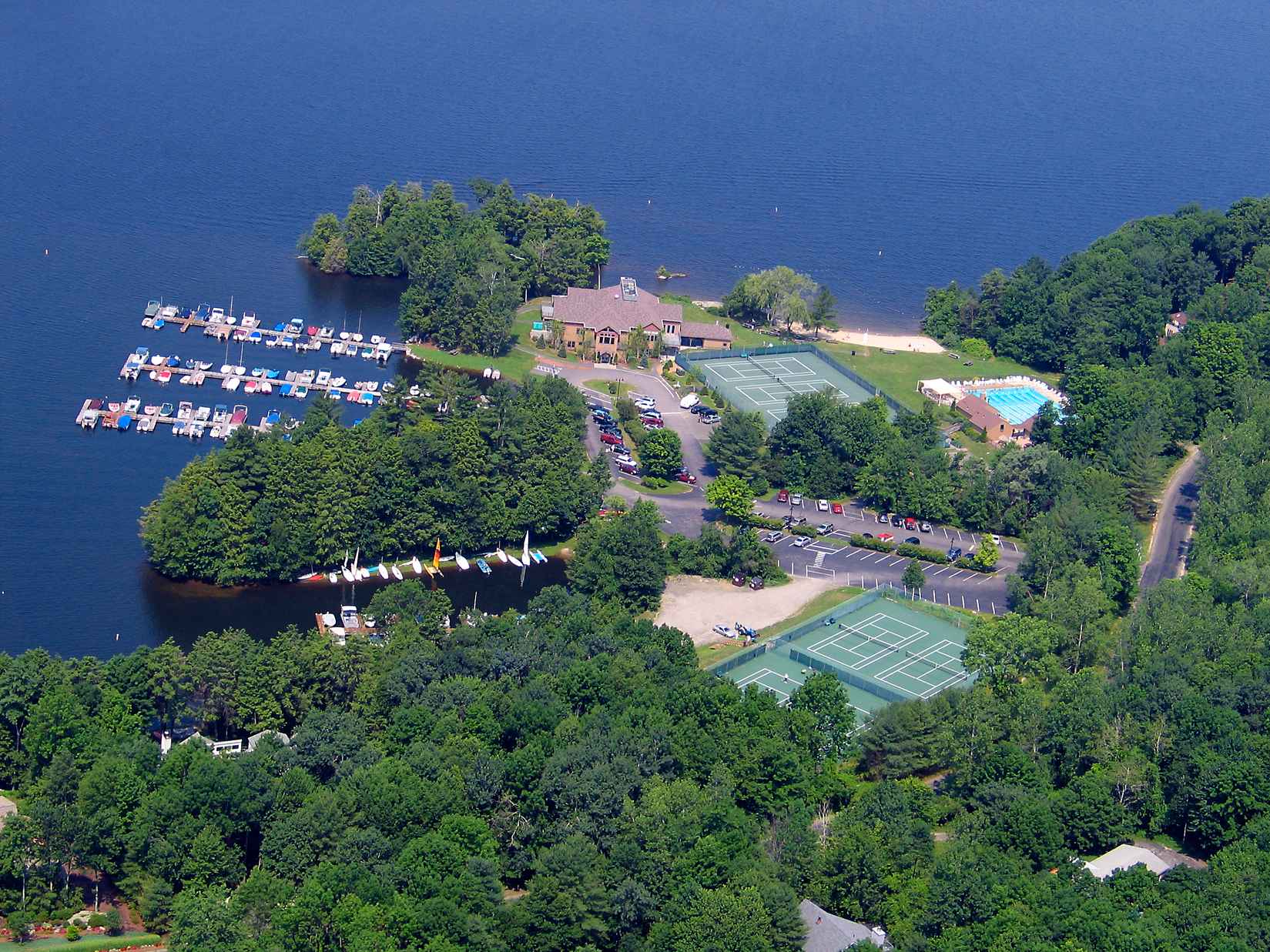 232 Canterbury Ct  