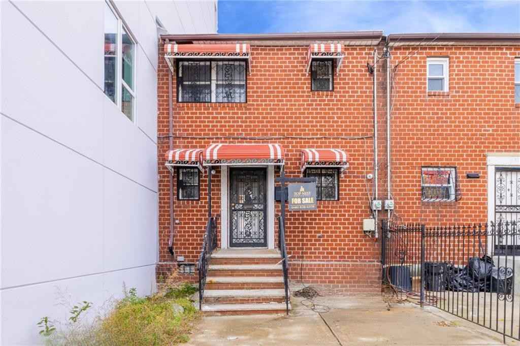 634 Powell St  