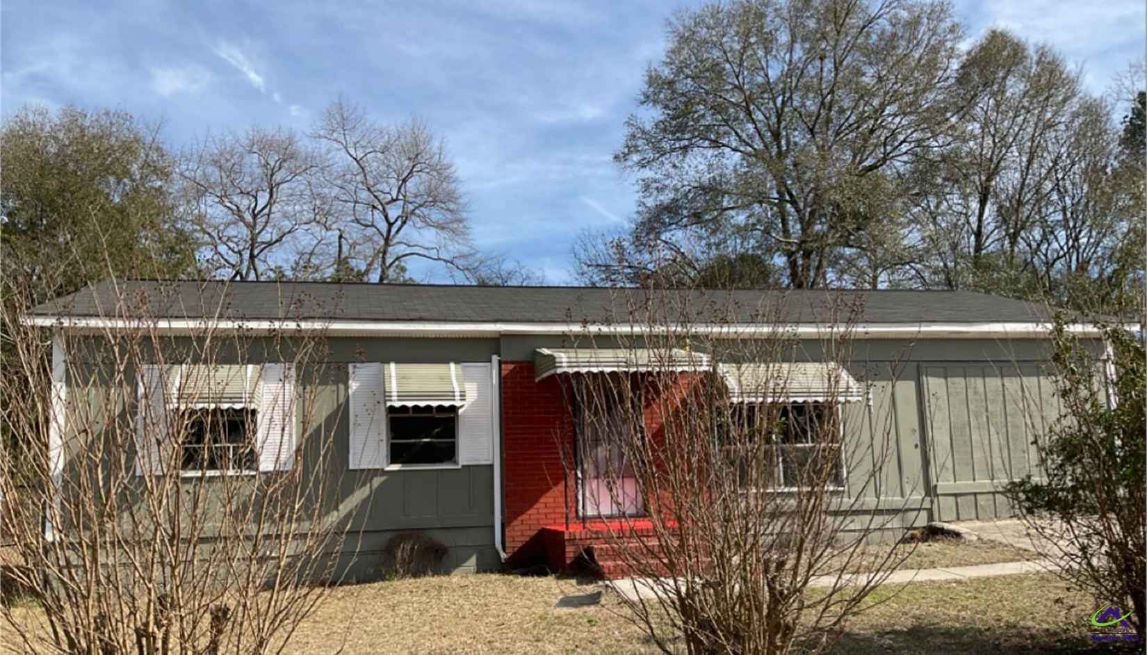 3441 Queens DR  