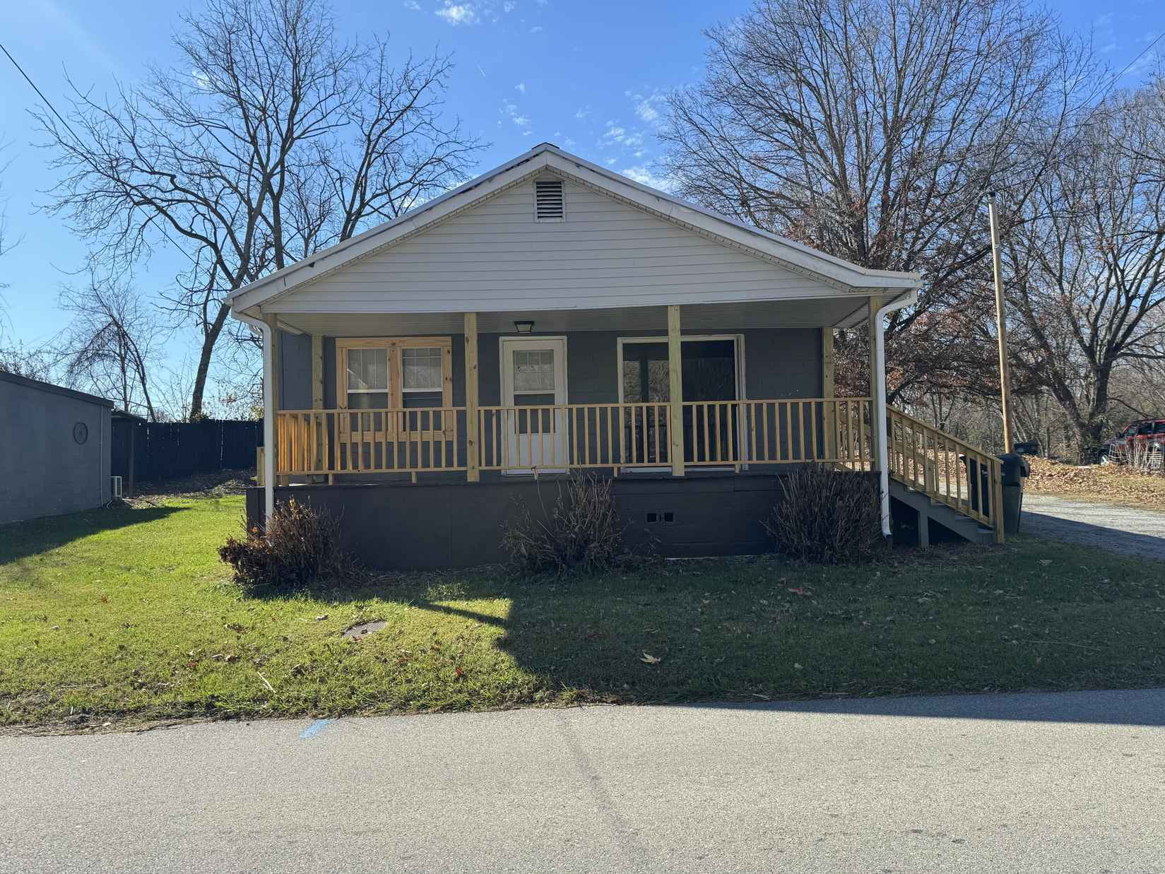 122 Housley Ave  