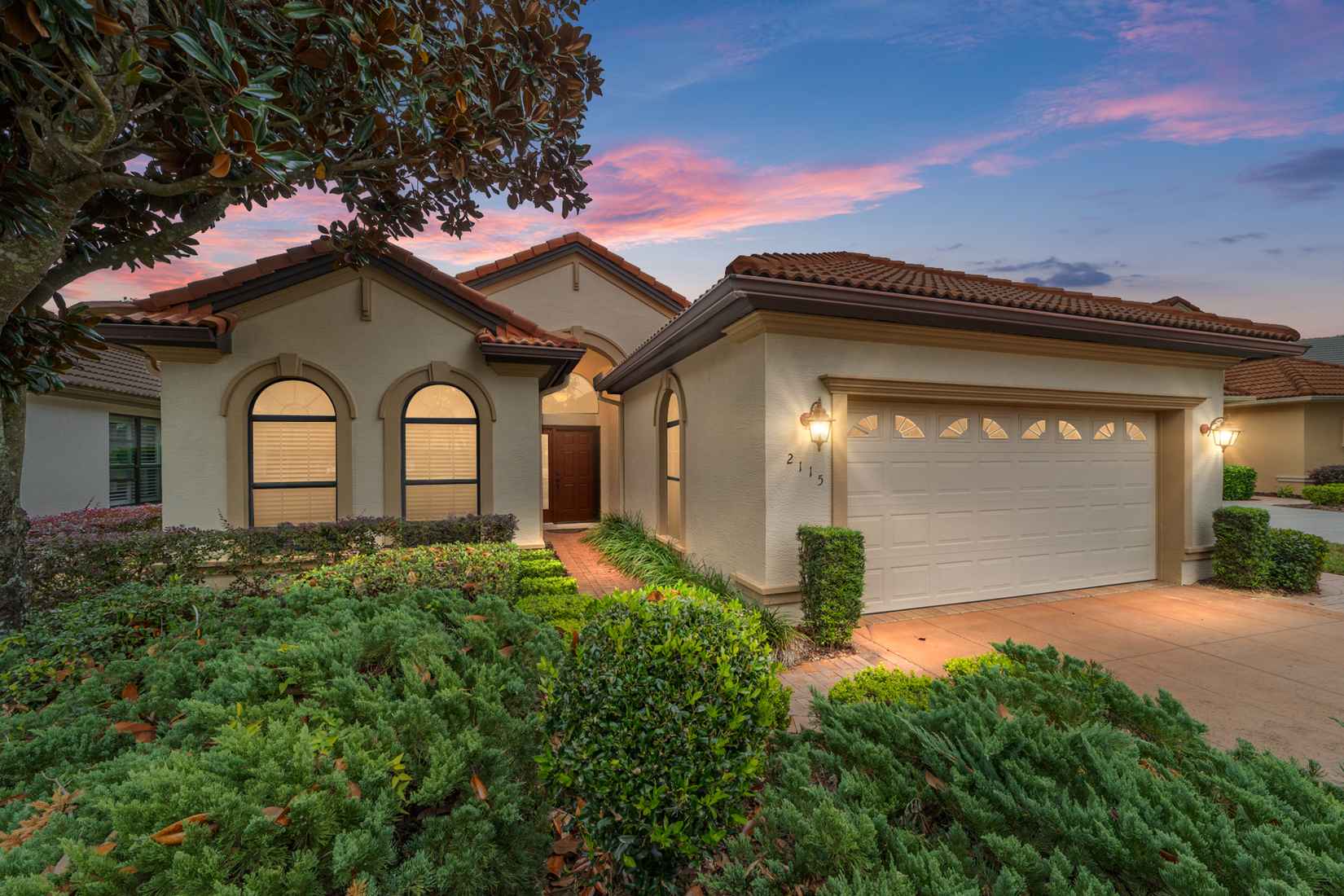 2115 N Lakecrest Loop  