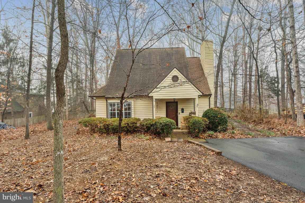32 ESTES Ct  