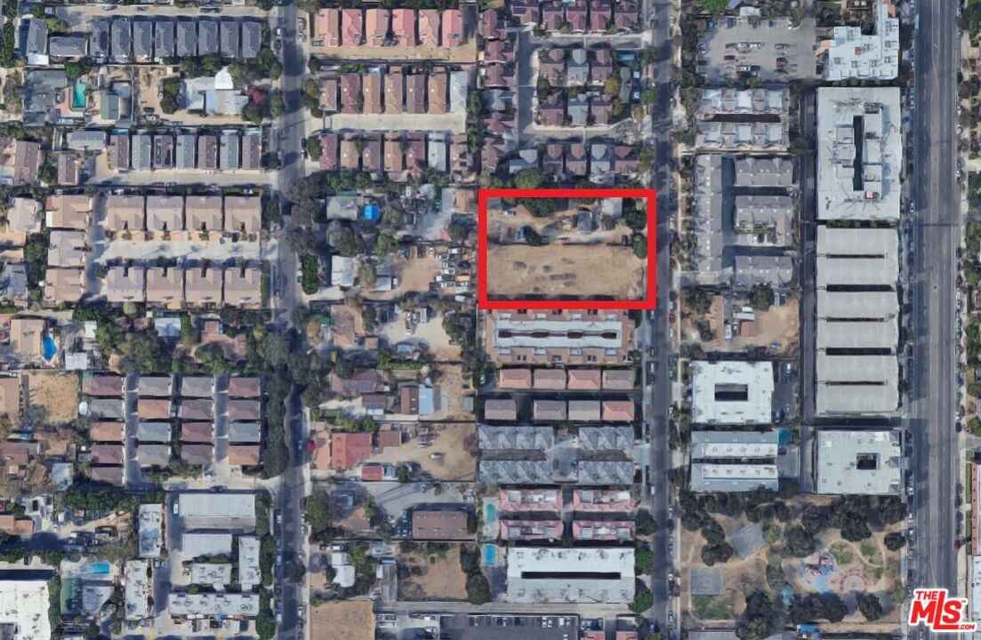 9213 Tobias Ave  