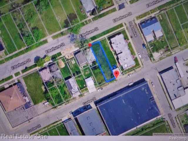 568 E BETHUNE St  