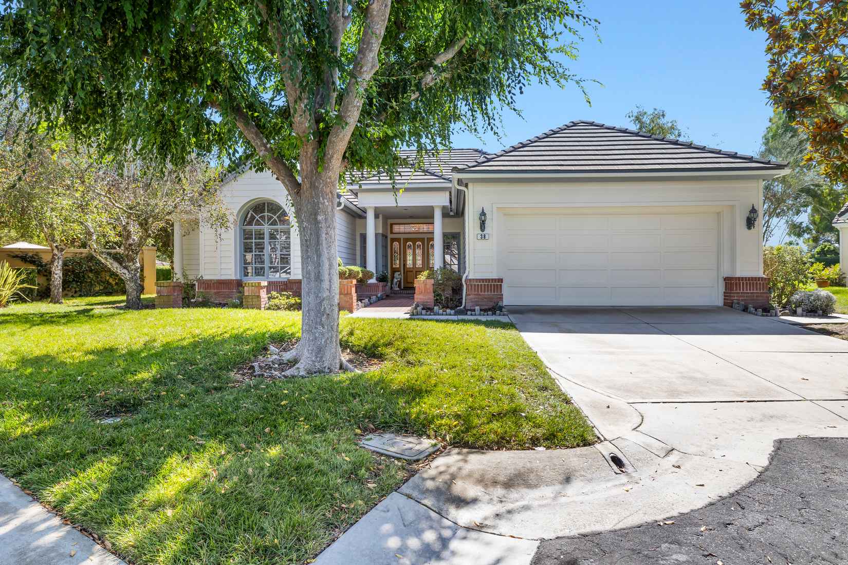 38 Hillcrest Mdws  