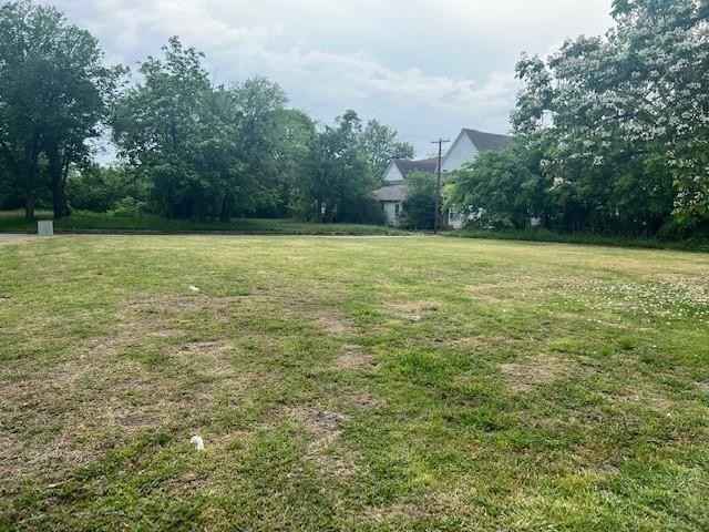 251 E Fort Worth Ave  