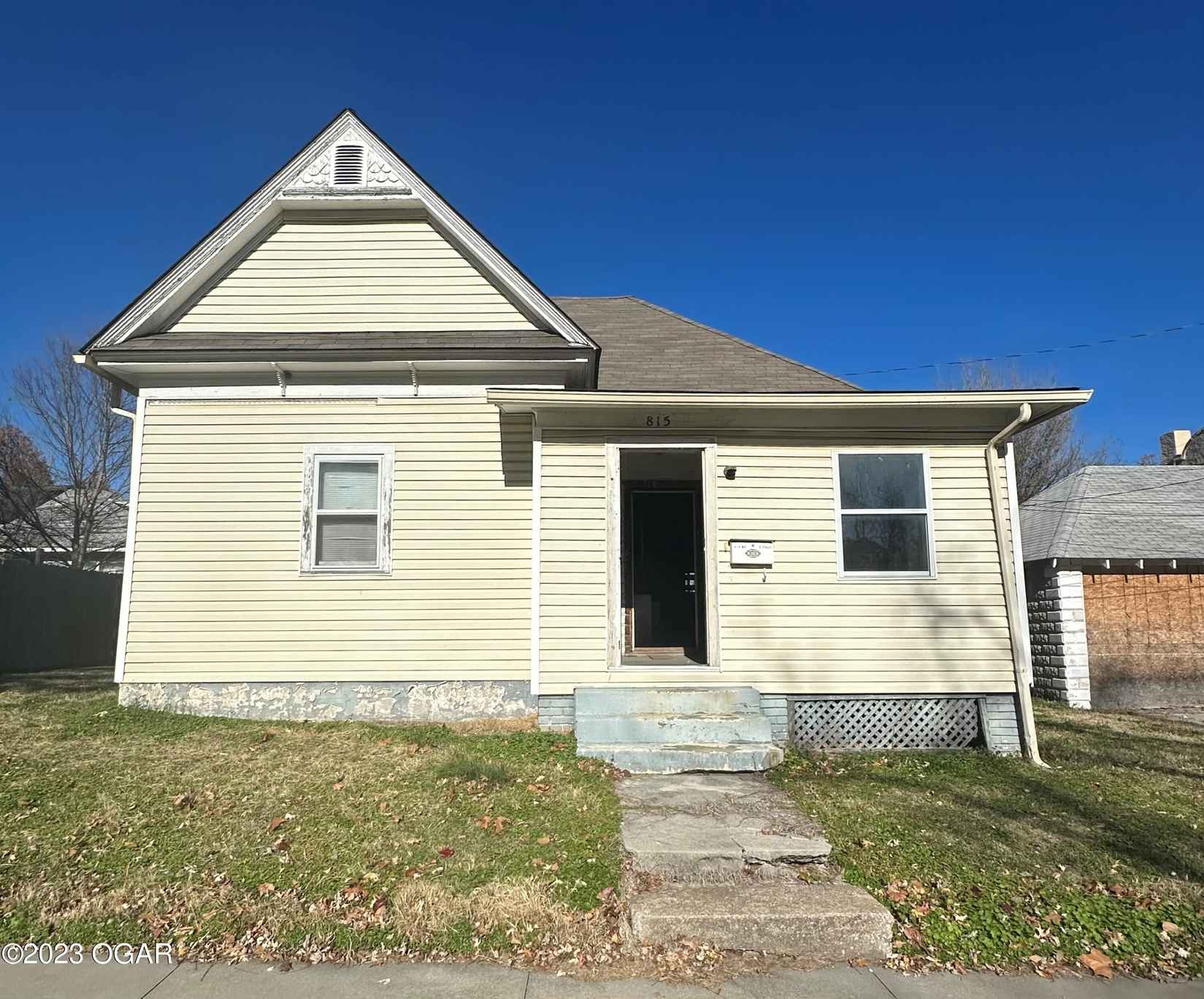 815 W A St  