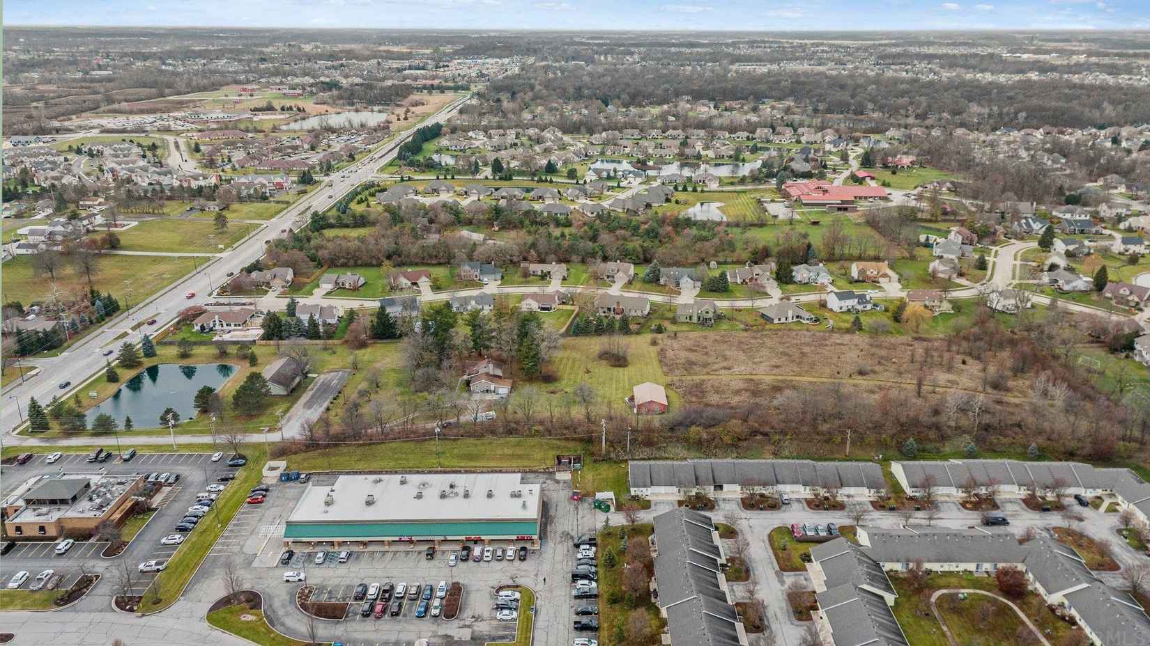 227 231 E Dupont Rd  