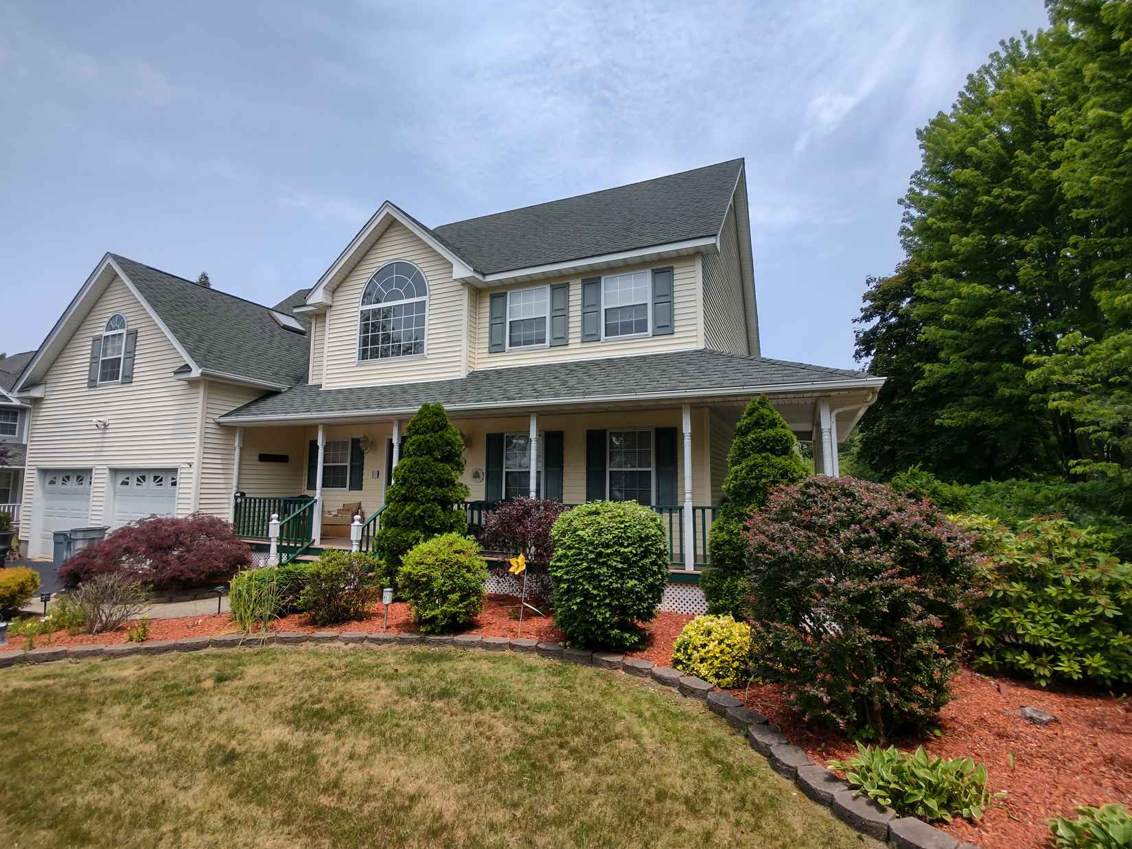 1 Crest Holw Ln  
