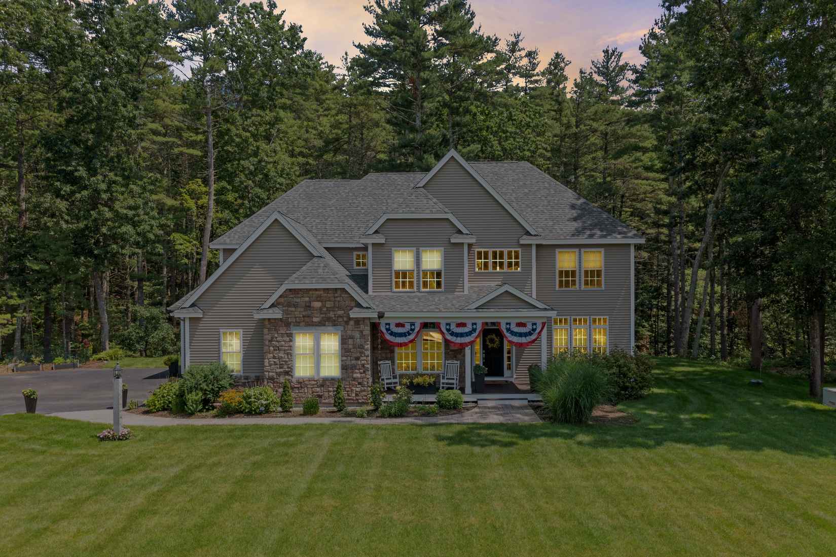 33 ALEXANDER Way  
