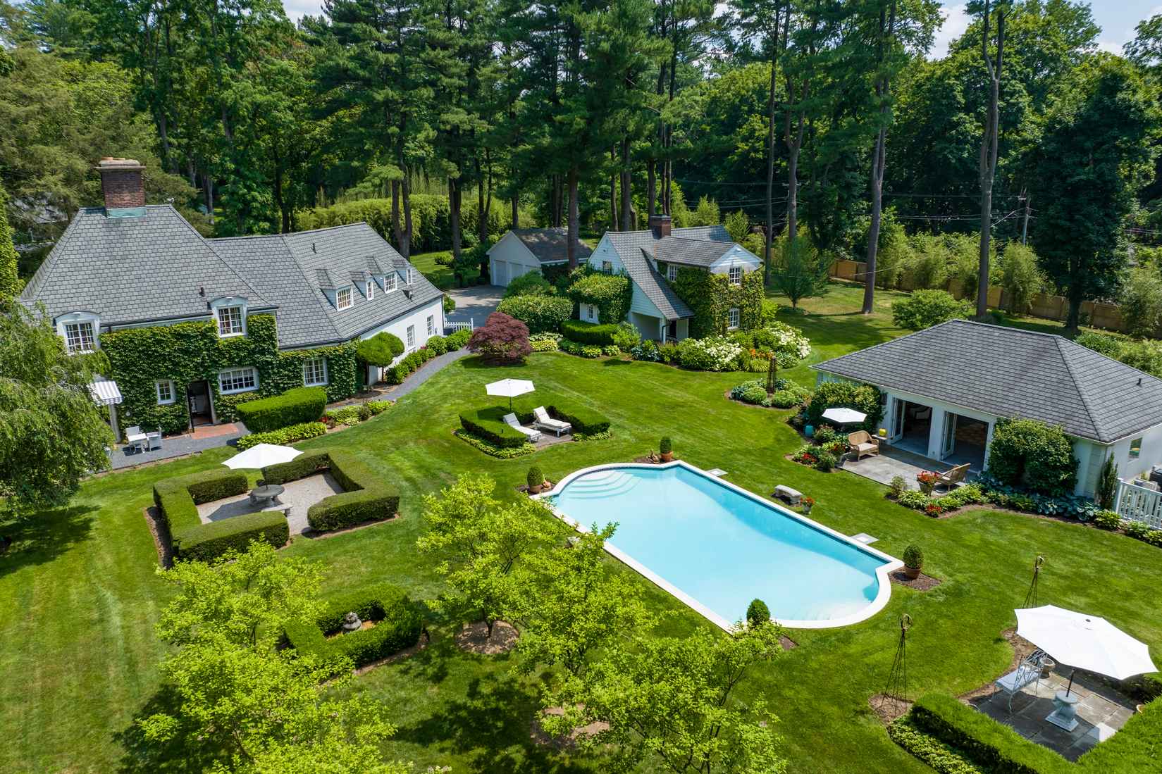 76 Brookville Rd  