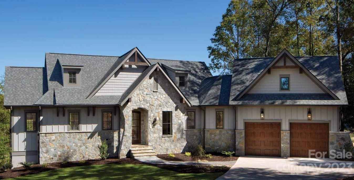 28 Spruce Ln  