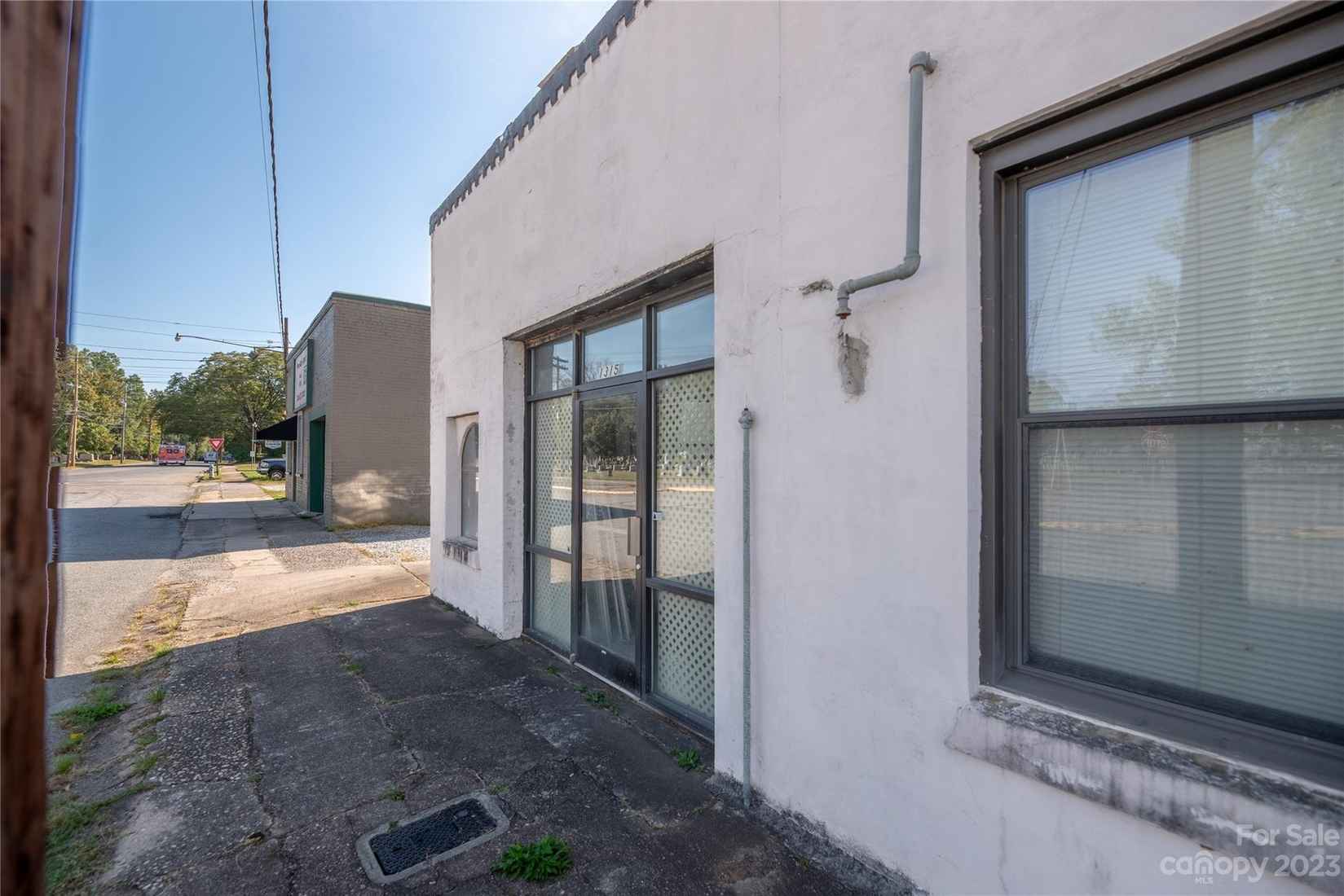 1315 Old South Main St  