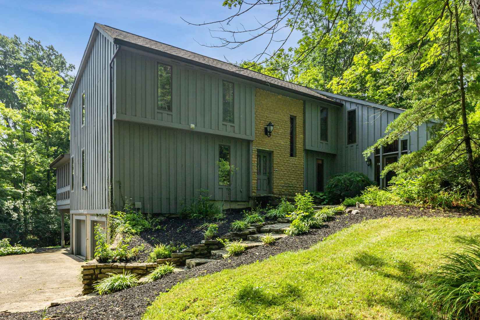 3781 Narrows Rd  