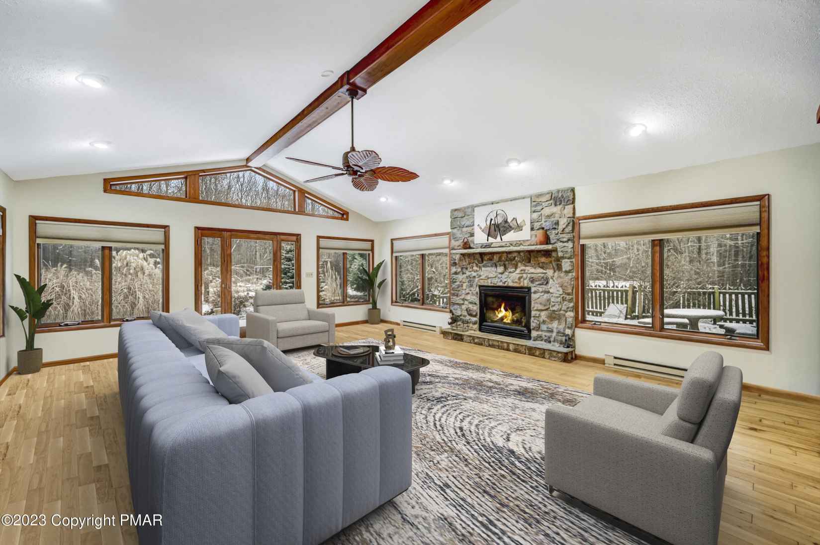 2378 Hillcrest Dr  