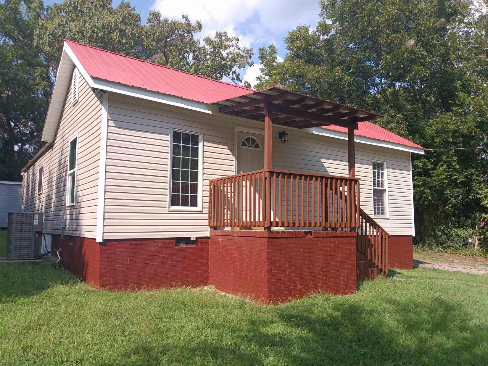 202 CRAVEN ST  
