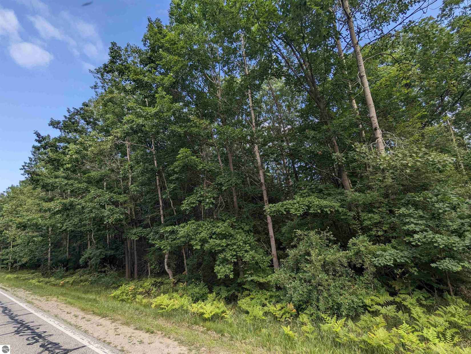 1154 Queensway Dr  