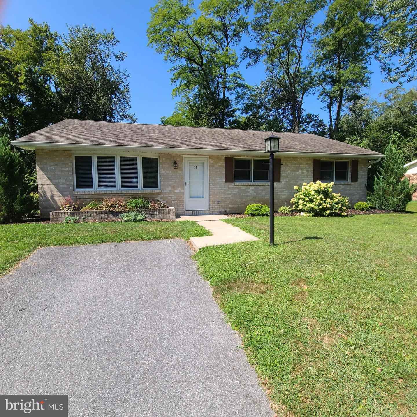 11 Midland Dr  