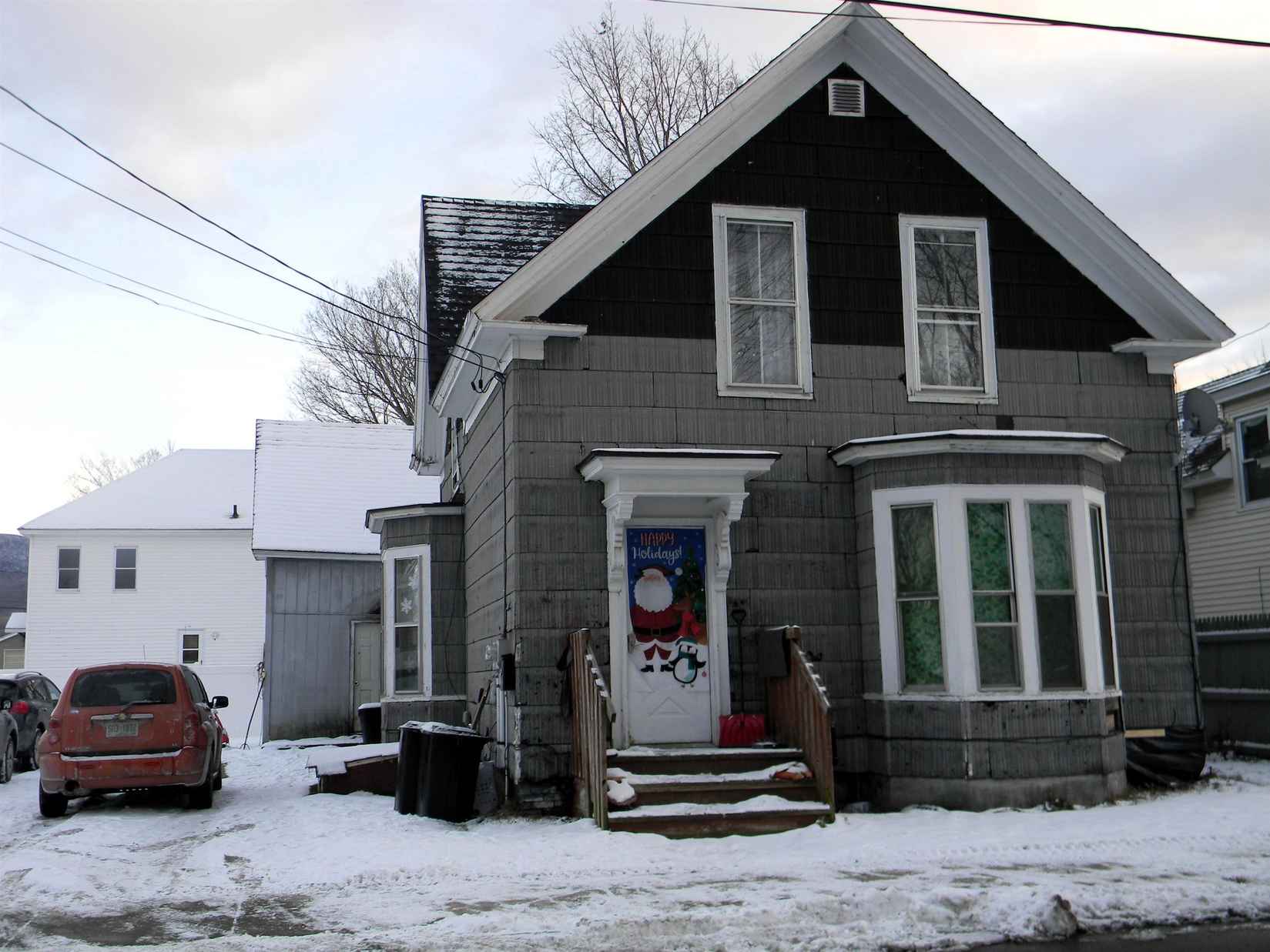 10 Pleasant St  