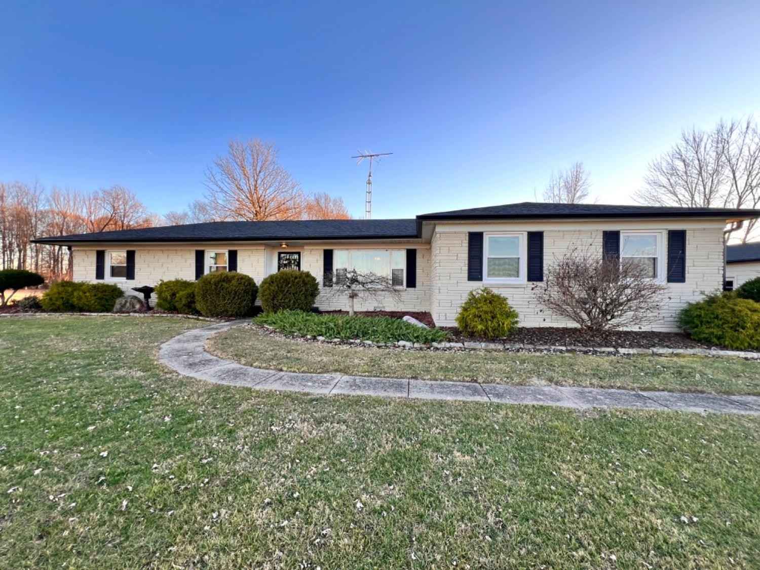 294 W County Rd 1400  