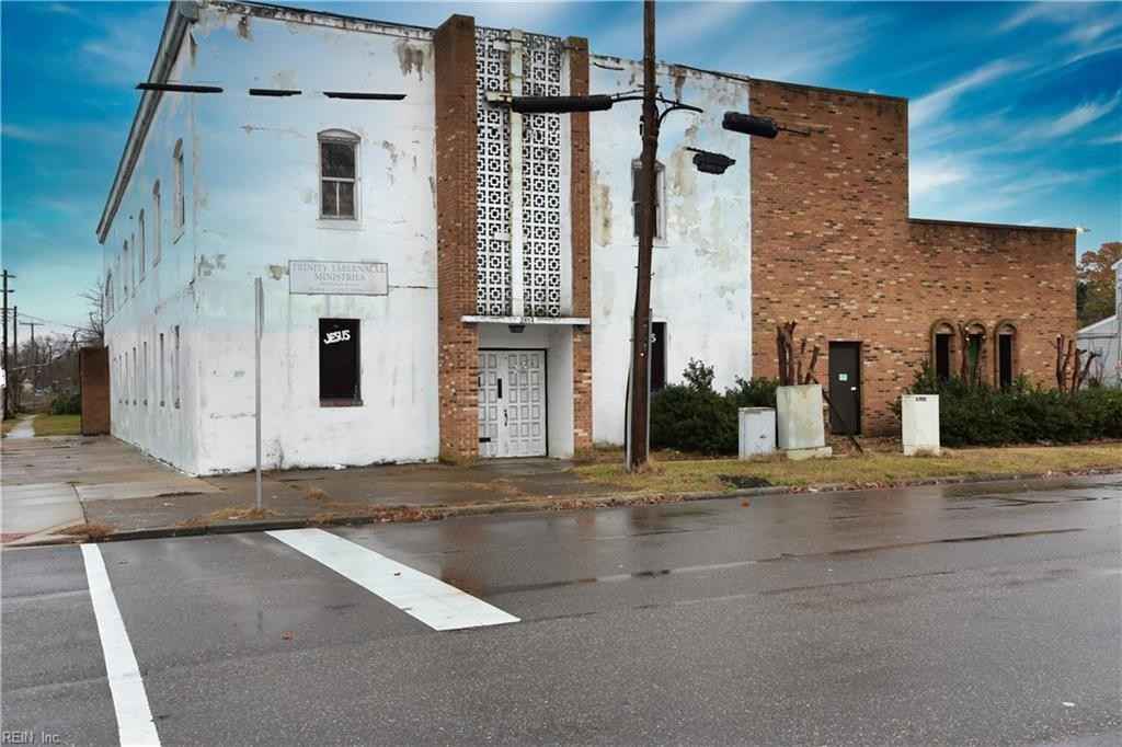 2414 Parish Ave  