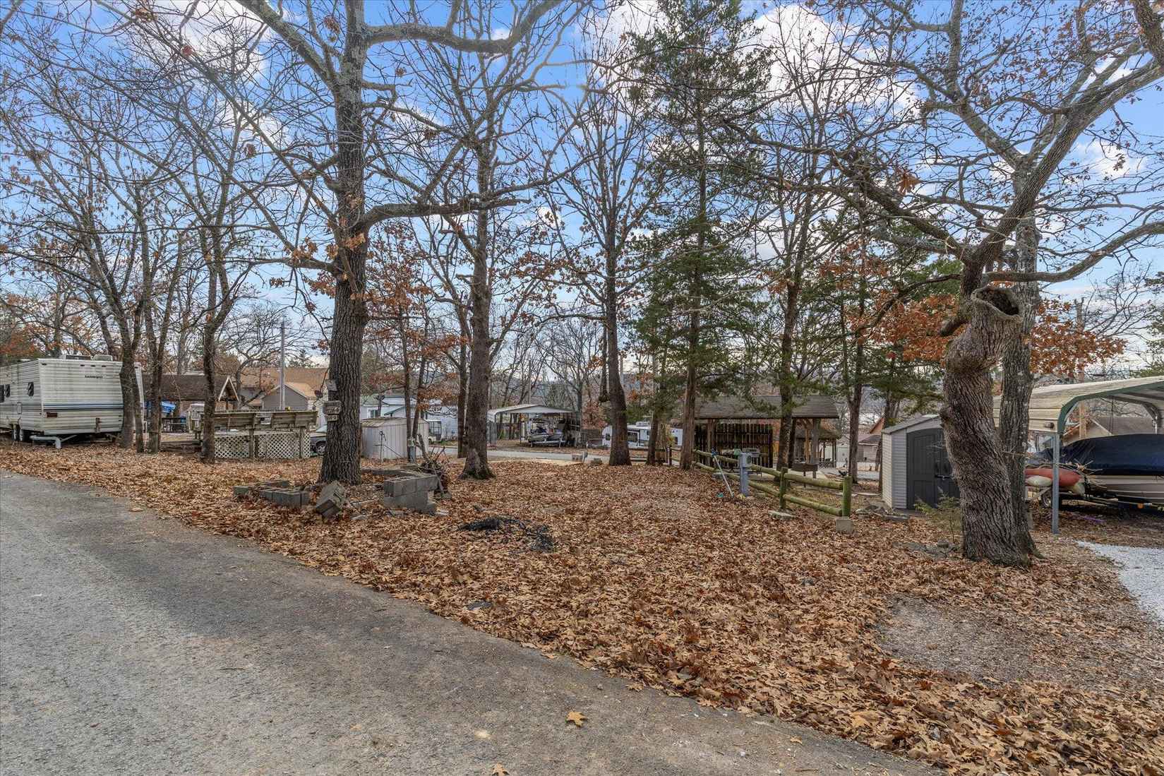220/219 Jellystone Ave  