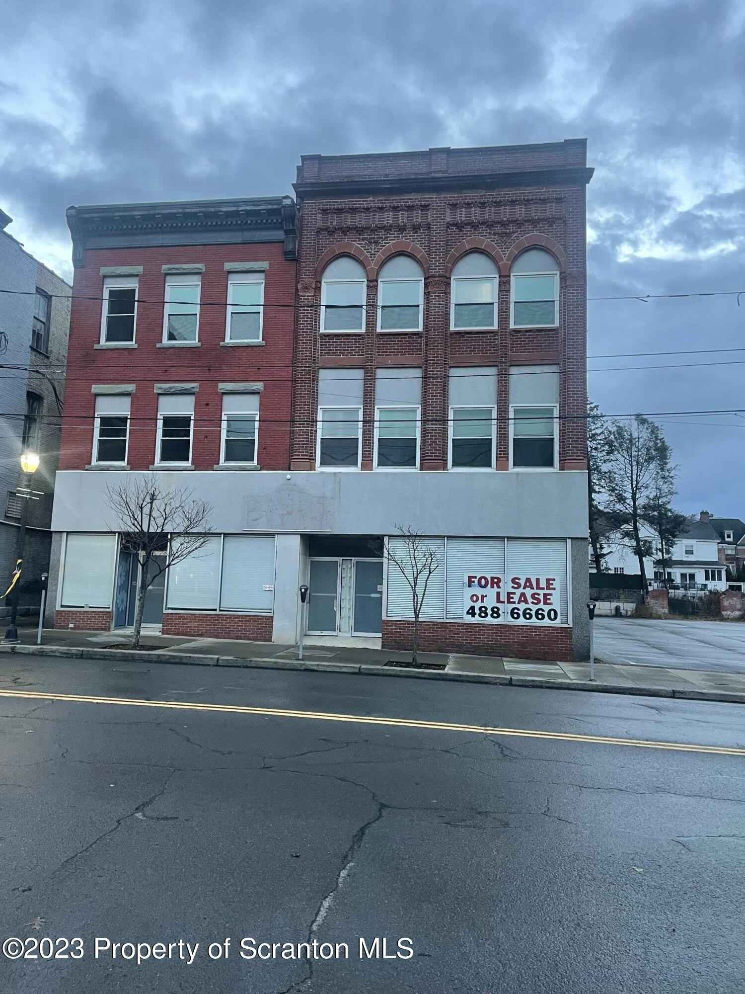 30-32 N Main St  