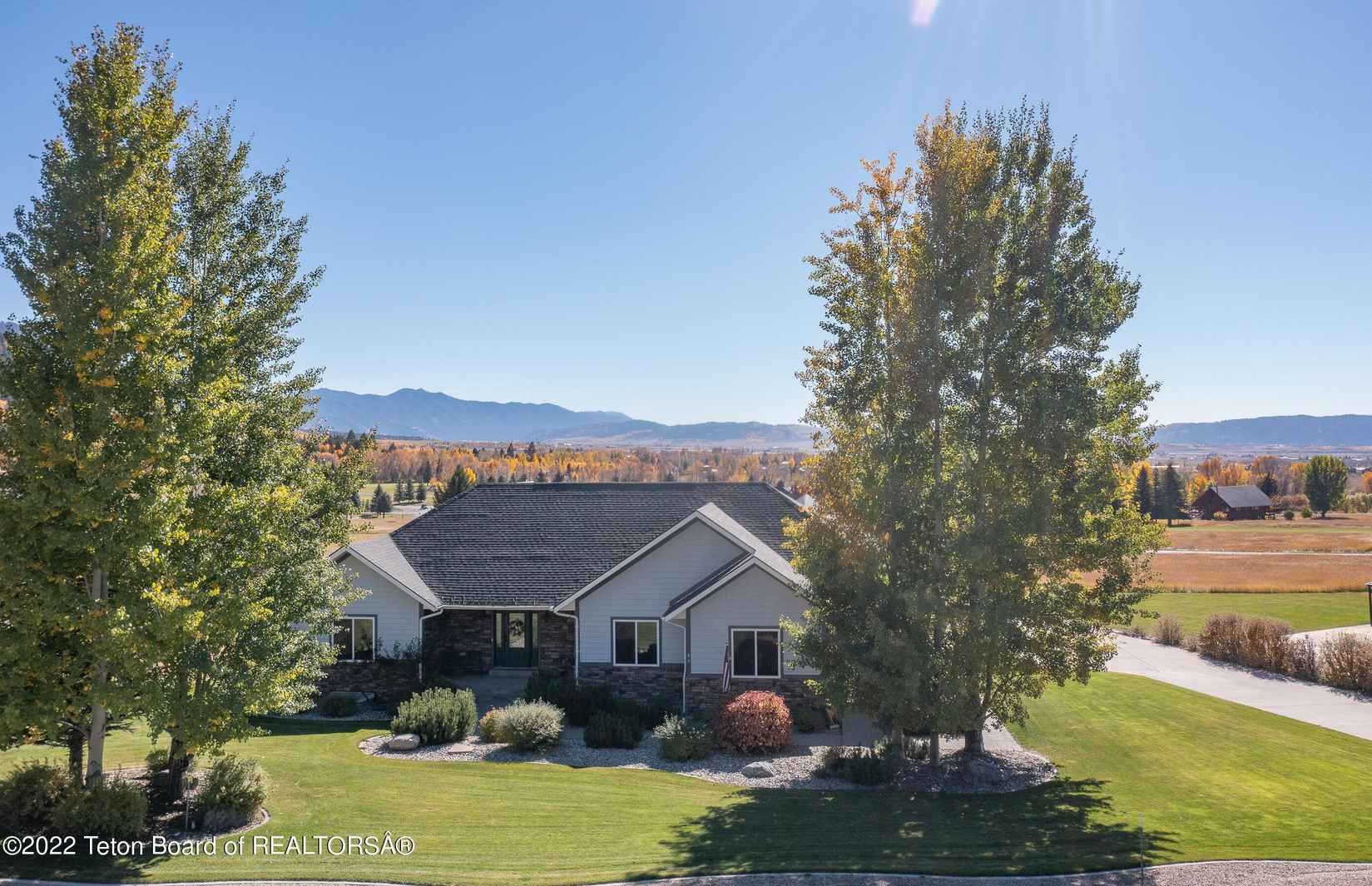 80 CANYON PINES Way  