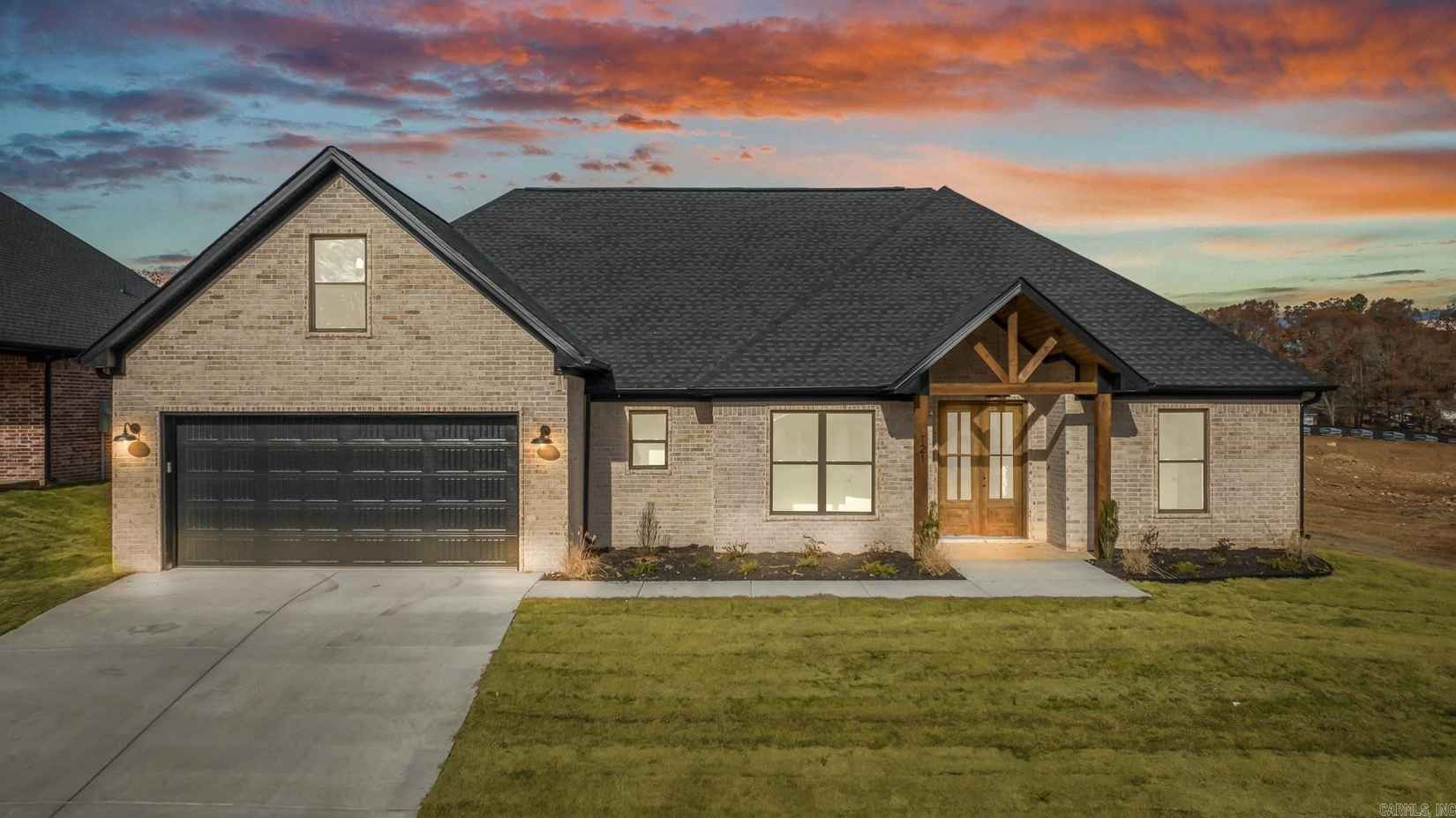 121 Harmony Vlg Dr  